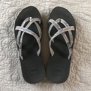 Criss-Cross Teva’s ⚒